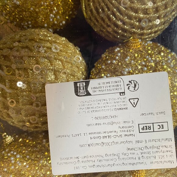 Christmas Balls X 36 2" white & Gold + 12 X 3" Gold - Picture 9 of 13